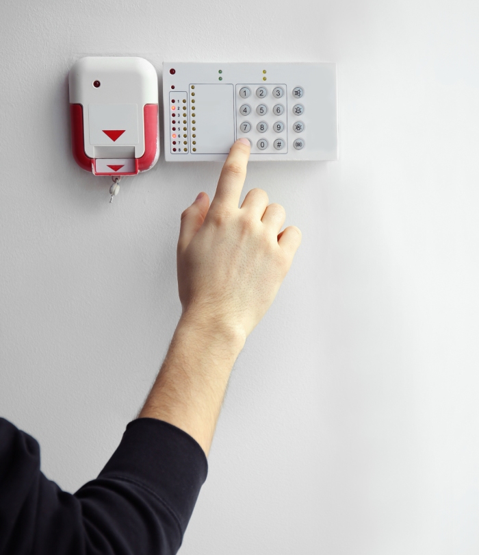 Installation d’une alarme anti-intrusion avec clavier de commande par Marchand Père et Fils