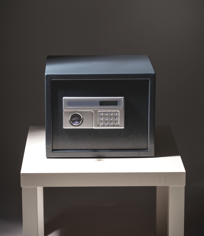 Coffre-fort sécurisé avec serrure électronique installé par Marchand Père et Fils